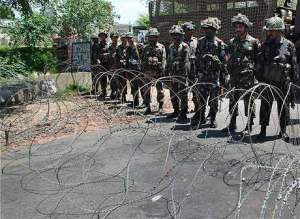 Army fencing with Wires - declaring curfew